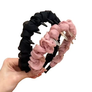 Lot de serre-têtes en seersucker noir et rose clair avec dents antidérapantes