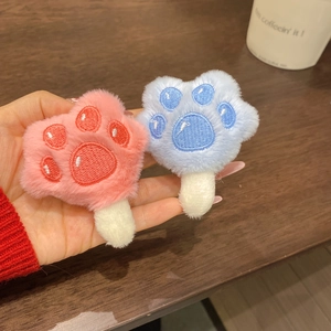 Niedliche Plüsch-Katzenpfoten-Haarspangen in Rosa und Blau mit weichem Kunstfell und Stickerei