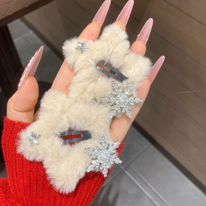 Plush star hair clips with snowflake rhinestones and pearls for women in winter style