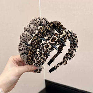 Leopard Print Pleated Headband For Women Vintage Fabric Wrapped Hair Hoop With Non-Slip Teeth Retro Hair Accessory