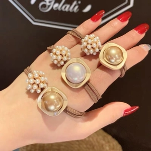 Ensemble d'élastiques à cheveux style coréen avec cadres dorés et perles élégantes