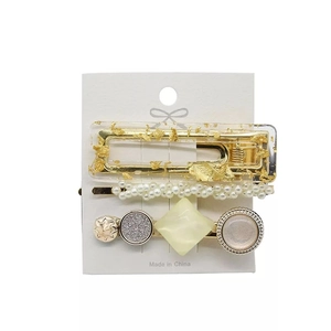 Dreiteiliges Haarspangen-Set mit Perlen, Harz mit Goldfolie und Stern-Anhängern in Gold-Optik