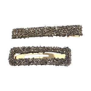Retro glitter hair clip set with two geometric golden metal pins for women