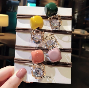 Set di sei elastici per capelli ad alta elasticità con cubi colorati e ciondoli in cristallo