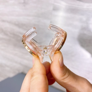 Mini pince à cheveux coréenne rose transparente avec bordure dorée pour femmes