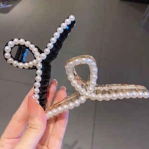 Lot de grandes pinces à cheveux élégantes avec perles blanches en noir et champagne clair