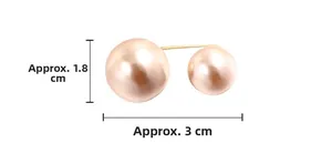 Détail d'épingle en perles roses avec dimensions 3cm de long et 1,8cm de diamètre