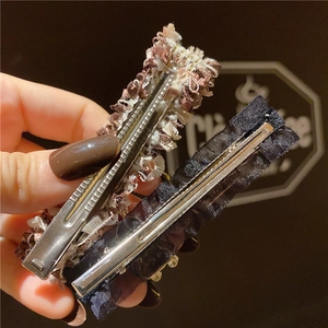 Barrettes à cheveux élégantes en tweed et dentelle avec clip bec de canard antidérapant