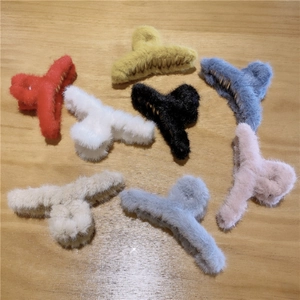 Faux Fur Hair Claw Clip For Women Autumn Winter Elegant Plush Hair Clip Large Shark Clip For Thick Hair Fashion Hair Accessories