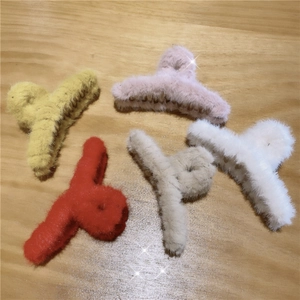 Five-piece faux fur hair claw clips set in assorted warm colors for women's hair styling