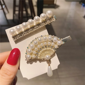 Elegant Fan Shaped Hair Clip With Imitation Artificial Pearls And Rhinestones Gold Tone Metal Duckbill Clip For Women Party Styling