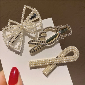 Ensemble de 3 barrettes élégantes avec perles, strass et nœud en alliage doré