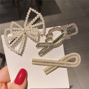 Ensemble de barrettes élégantes avec perles, strass, nœud papillon et alliage doré