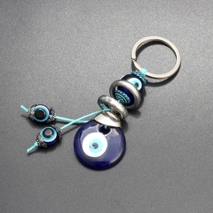 Porte-clés œil bleu classique en verre avec anneau argenté et perles décoratives