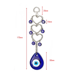 Dettaglio dimensioni del portachiavi a cuore con malocchio e ciondolo a goccia blu