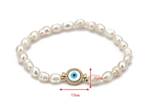 Détail du bracelet en perles d'eau douce avec pendentif œil de 17mm et mesures