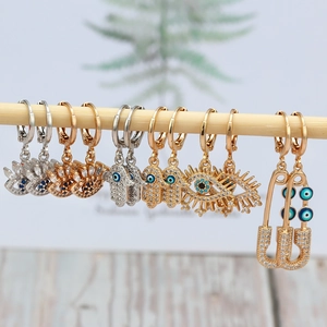 Set di orecchini boho color oro e argento con ciondoli occhio del diavolo e mano