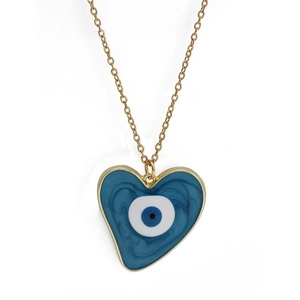 Collana a cuore dorata con pendente occhio blu in smalto marmorizzato su sfondo bianco