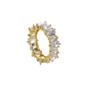 Klassischer vergoldeter Eternity-Ring mit rechteckig geschnittenen Zirkoniasteinen
