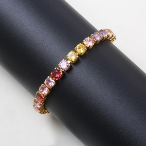 Bracelet tennis classique doré avec zircons colorés AAA et sertissage robuste à 4 griffes
