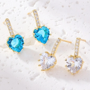 Boucles d'Oreilles Clous de Luxe en Alliage et Zircon Forme de Cœur Plaqué Or Strass Élégantes Boucles d'Oreilles Mariage Fête Bijoux