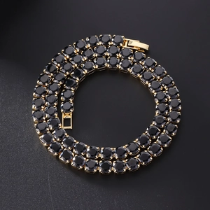 Elegante vergoldete Tenniskette mit runden schwarzen Zirkonia in doppellagiger Anzeige