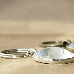Lucky four leaf clover glass keychain for graduation gift with silver metal ring