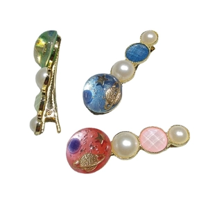 Lot de barrettes à cheveux planète et étoiles avec perles et base dorée chic