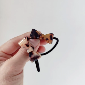 Set of two leopard print acetate bow hair ties with elastic bands for women and girls
