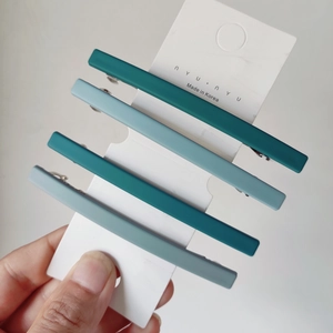 Pinces à Cheveux Mates Minimalistes pour Femmes Grande Barrette à Ressort Plastique Métal Pince Queue de Cheval Bijoux