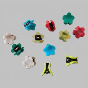 Lot de 12 mini pinces à cheveux en forme de fleur colorées pour un coiffage polyvalent