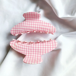 Lot de pinces à cheveux à carreaux roses sur tissu de soie pour coiffure élégante et mode