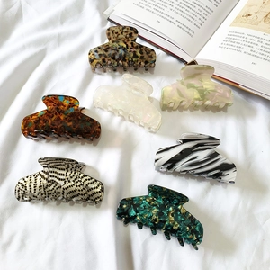 Elegant PVC Sheet Large Hair Claw Clip For Women Floral Marbled Pattern Non-Slip Shark Clip Fashion Hair Accessories For Thick Hair