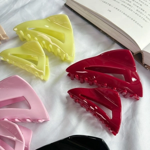 Pince à cheveux triangle évidé en acétate de style français en plusieurs couleurs
