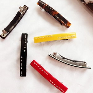 Lot de six barrettes à cheveux colorées avec strass et finition en résine écaille