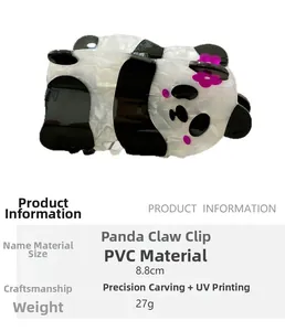 Vue détaillée de la pince à cheveux panda montrant la taille 8,8 cm et le motif marbre