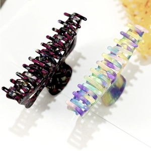 Pinces à cheveux en acétate 13cm motif marbre foncé et arc-en-ciel pour cheveux épais