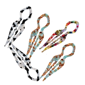 Épingles à cheveux élégantes en acétate avec 3 branches et motifs marbrés variés