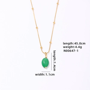 Detail of green teardrop pendant necklace with 45cm chain and technical specifications