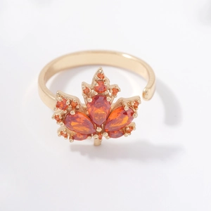 Bague ouverte dorée élégante ornée de cristaux orange en forme de feuille d'érable