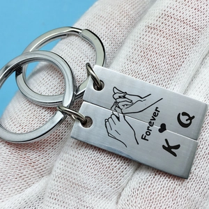 Porte-clés couple en acier inoxydable avec gravure Forever Love et motif Pinky Promise