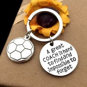 Porte-clés entraîneur de football en acier inoxydable avec pendentif gravé et boîte