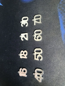 Breloques chiffres en acier inoxydable argenté 16 à 70 pour bijoux d'anniversaire DIY