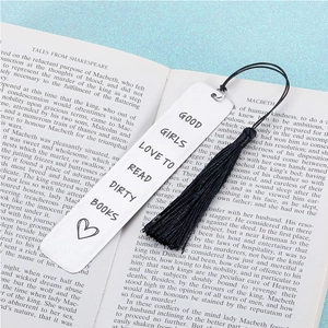 Marque-page en acier inoxydable avec pompon noir et texte Good Girls Love To Read