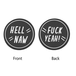 Vue macro de pièces de décision en acier avec textes Hell Naw et Fuck Yeah