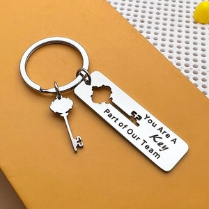 Portachiavi in acciaio inox con incisione 'You Are A Key Part of Our Team' per team