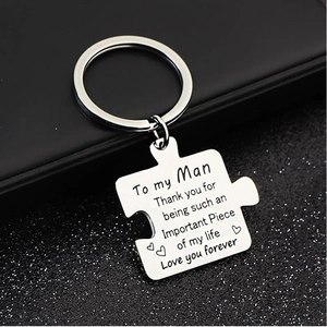 Porte-clés en Forme de Pièce de Puzzle en Acier Inoxydable Gravé avec Motif de Cœur Cadeau pour Mari Femme Maman Saint-Valentin