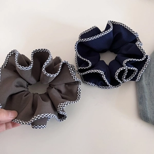 Chouchous en Tissu avec Passepoil Plaid Contrasté Grands Chouchous Plissés Pour Femmes Filles Accessoires de Cheveux Bureau