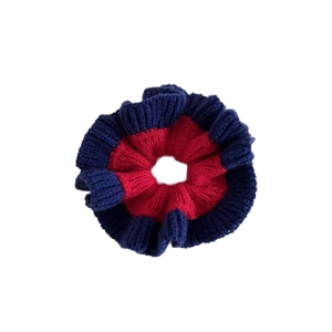 Knitted ruffles scrunchie in red and navy blue contrast color for winter hair styles