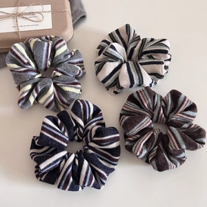 Vintage Knit Striped Scrunchie Soft Woolen Yarn Hair Tie American Academy Style Large Hair Ring Women Daily Hair Accessory